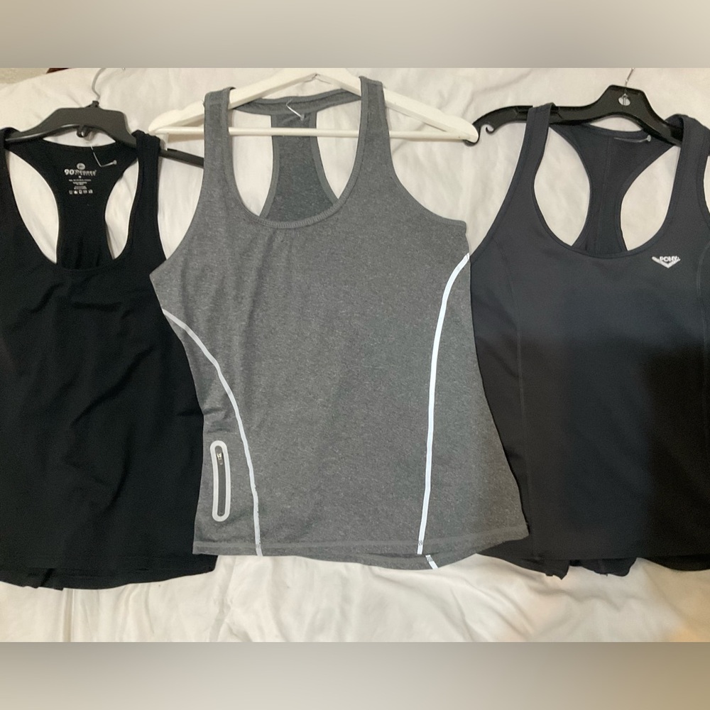 Stylish 3 tank tops-REEBOX/90 degree/PONY
Medium size